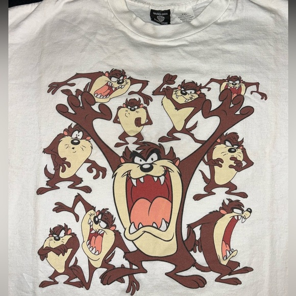 -Vintage Tazmanian Devil Warner Brothers Studio T-shirt
-Size XL - Picture 2 of 5